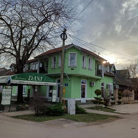 Eco Rural Tourism Association Skorenovac酒店 外观 照片